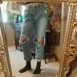Distressed mom jean